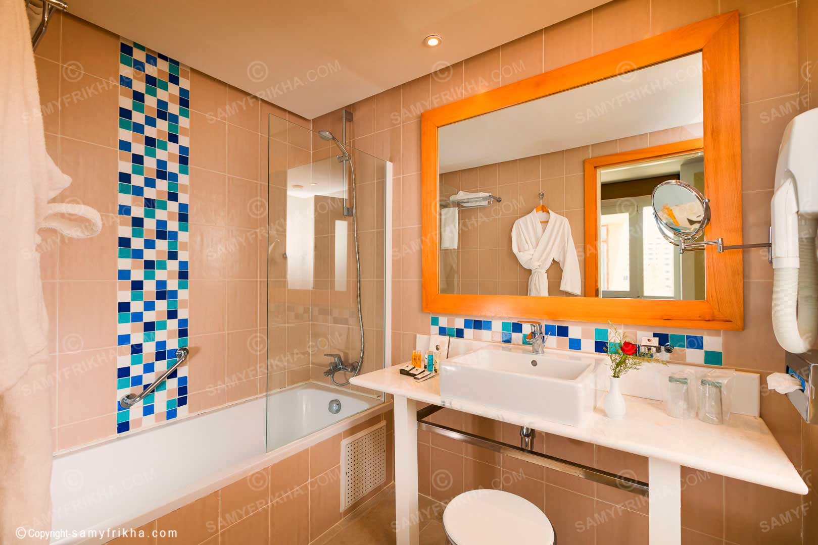 Salle de bain d'hôtel en Tunisie – Photographie professionnelle