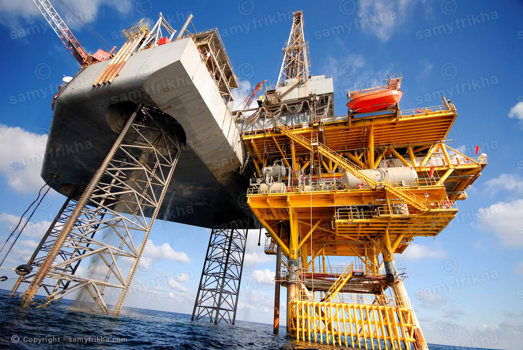 Photographe des stations énergétique  : Samy Frikha