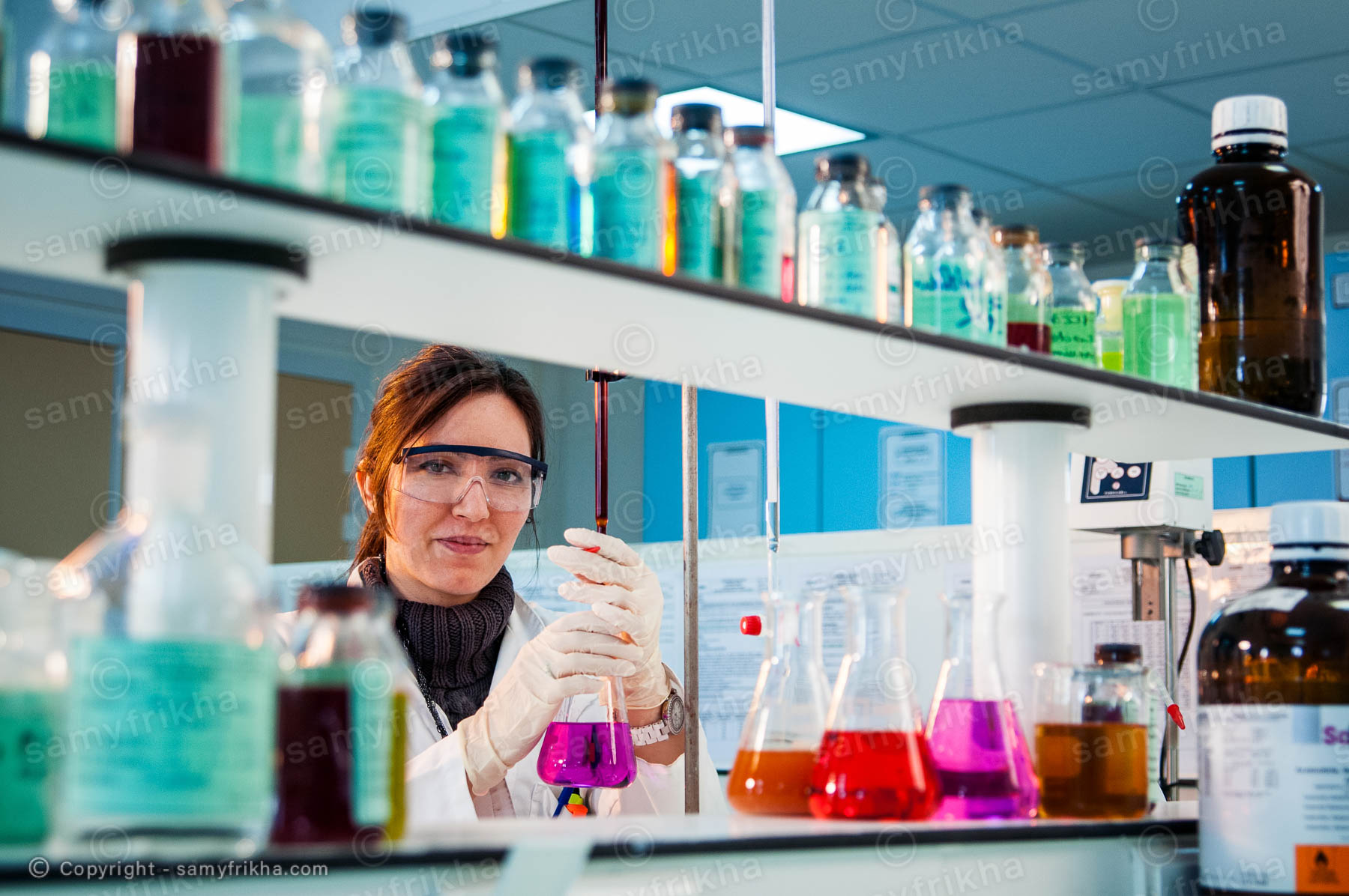 Photographe spécialisé dans la photographie des laboratoires de médicaments en Tunisie.